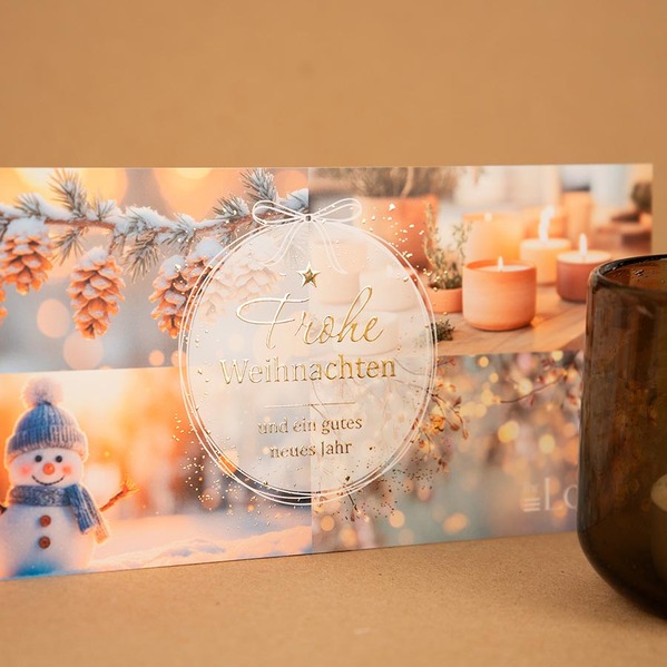 Firmen Weihnachtskarte mit Schneekugel, Tannenzapfen, Schneemann und Goldfolie TA1187-2600013-07-100