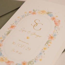 hochzeitseinladung mit ovalem blumenkranz und praegung TA0110-2600088-07 4