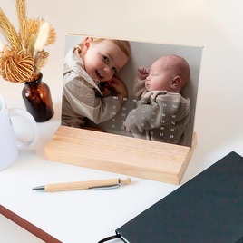 tischkalender mit holzsockel und ueberlappendem monatslayout TA0884-2600010-07 3