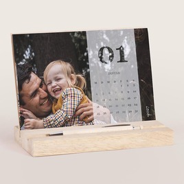tischkalender mit holzsockel und monatslayout in banderolenform TA0884-2600011-07 1