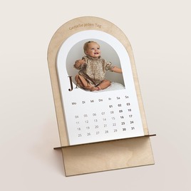 tischkalender mit fotos und holzstaender in trendiger bogenform TA0884-2600017-07 1