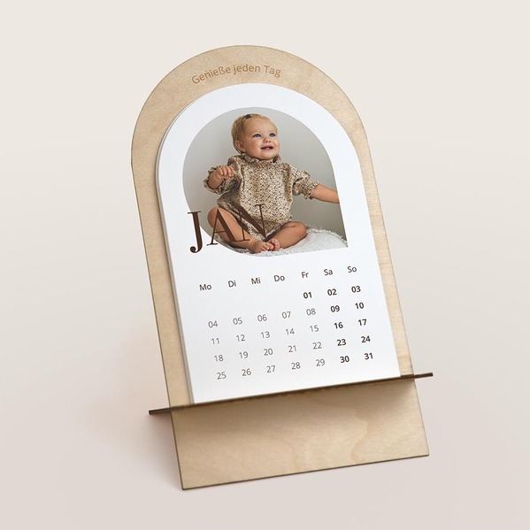 tischkalender mit fotos und holzstaender in trendiger bogenform TA0884-2600017-07 1
