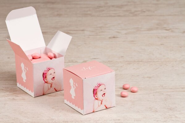 rosa faltboxen fuer gastgeschenke mit foto kleinem maedchen TA1575-1700059-07 1